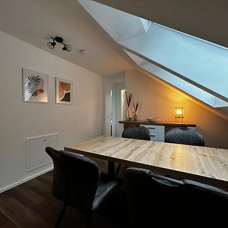 Moderne Ferienwohnung Fuer Familien Im Dachgeschoss Bosau Esterno foto