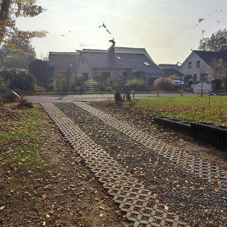 Moderne Ferienwohnung Fuer Familien Im Dachgeschoss Bosau Esterno foto