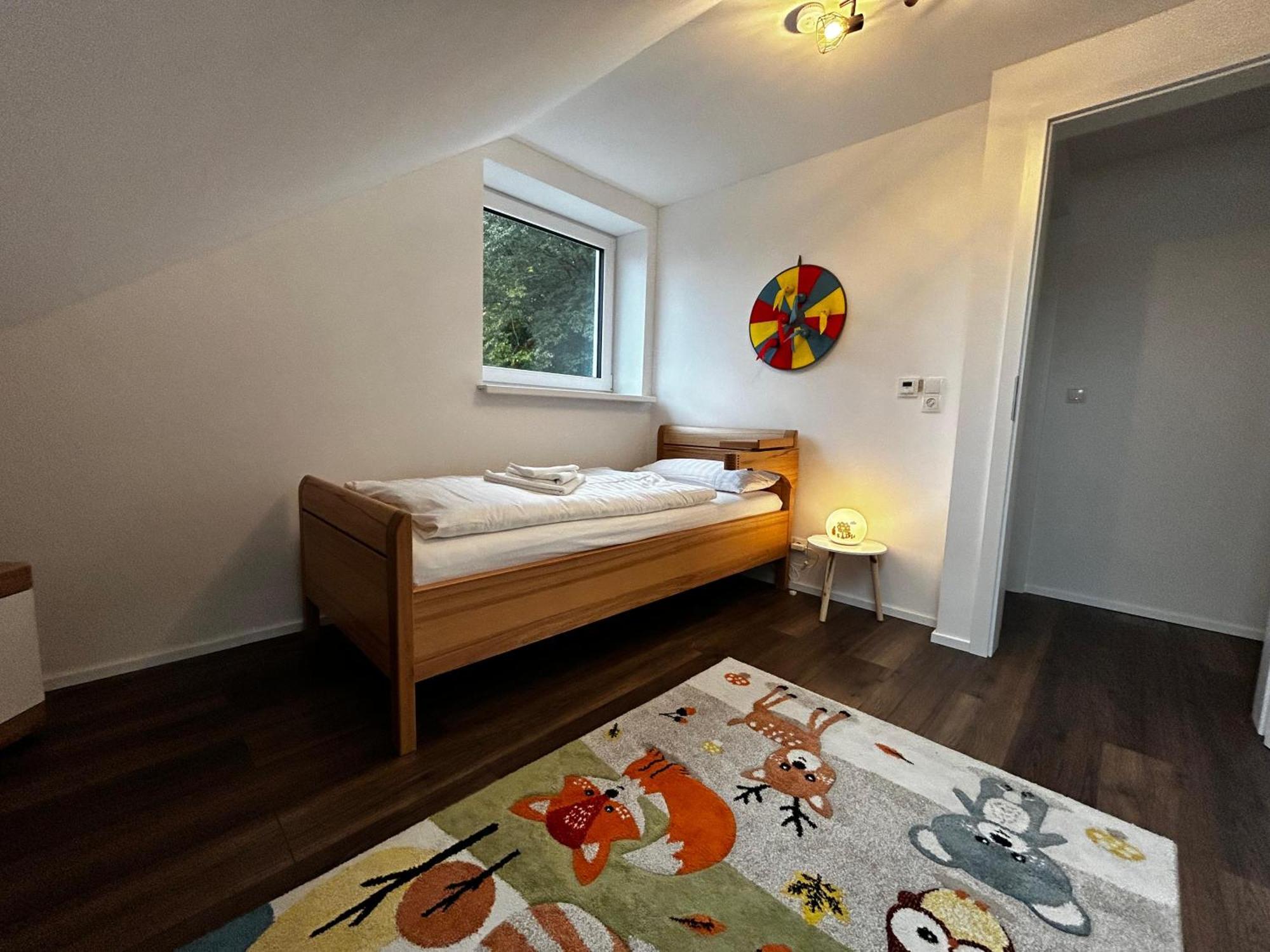 Moderne Ferienwohnung Fuer Familien Im Dachgeschoss Bosau Esterno foto